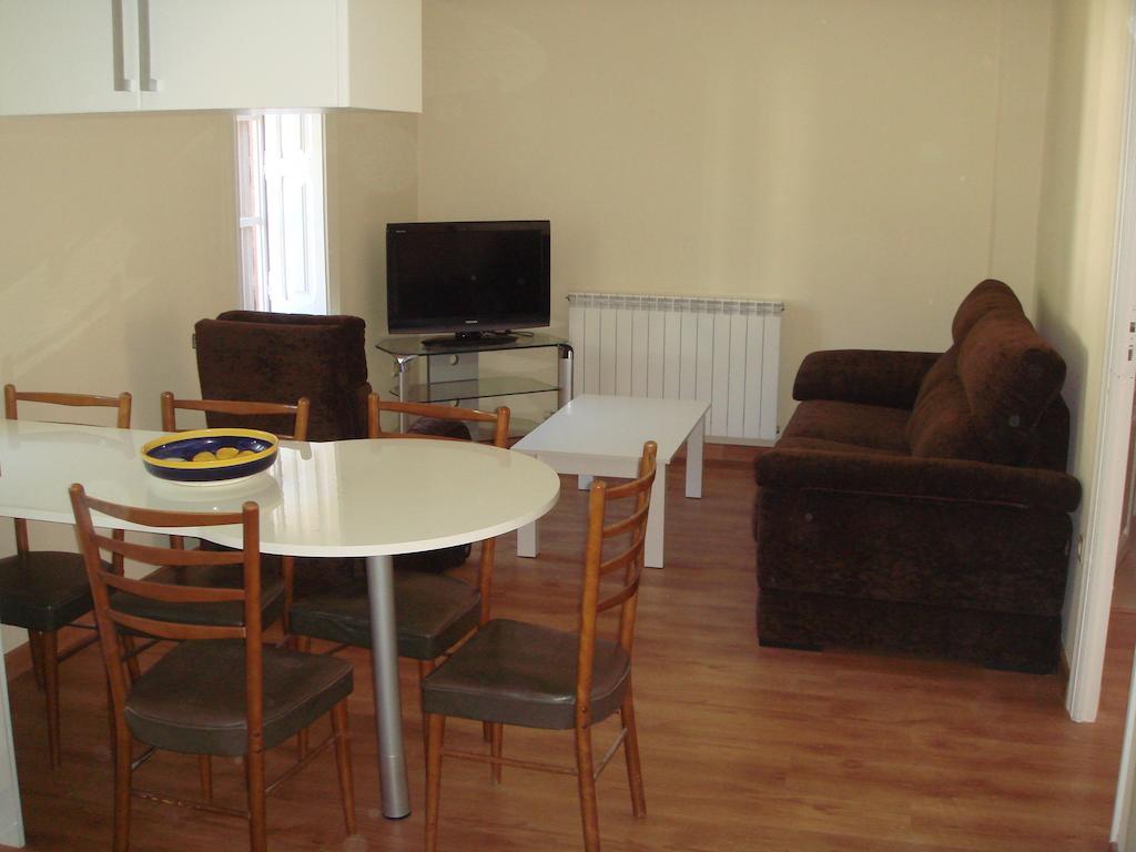 Apartamentos Valles Broto Zimmer foto
